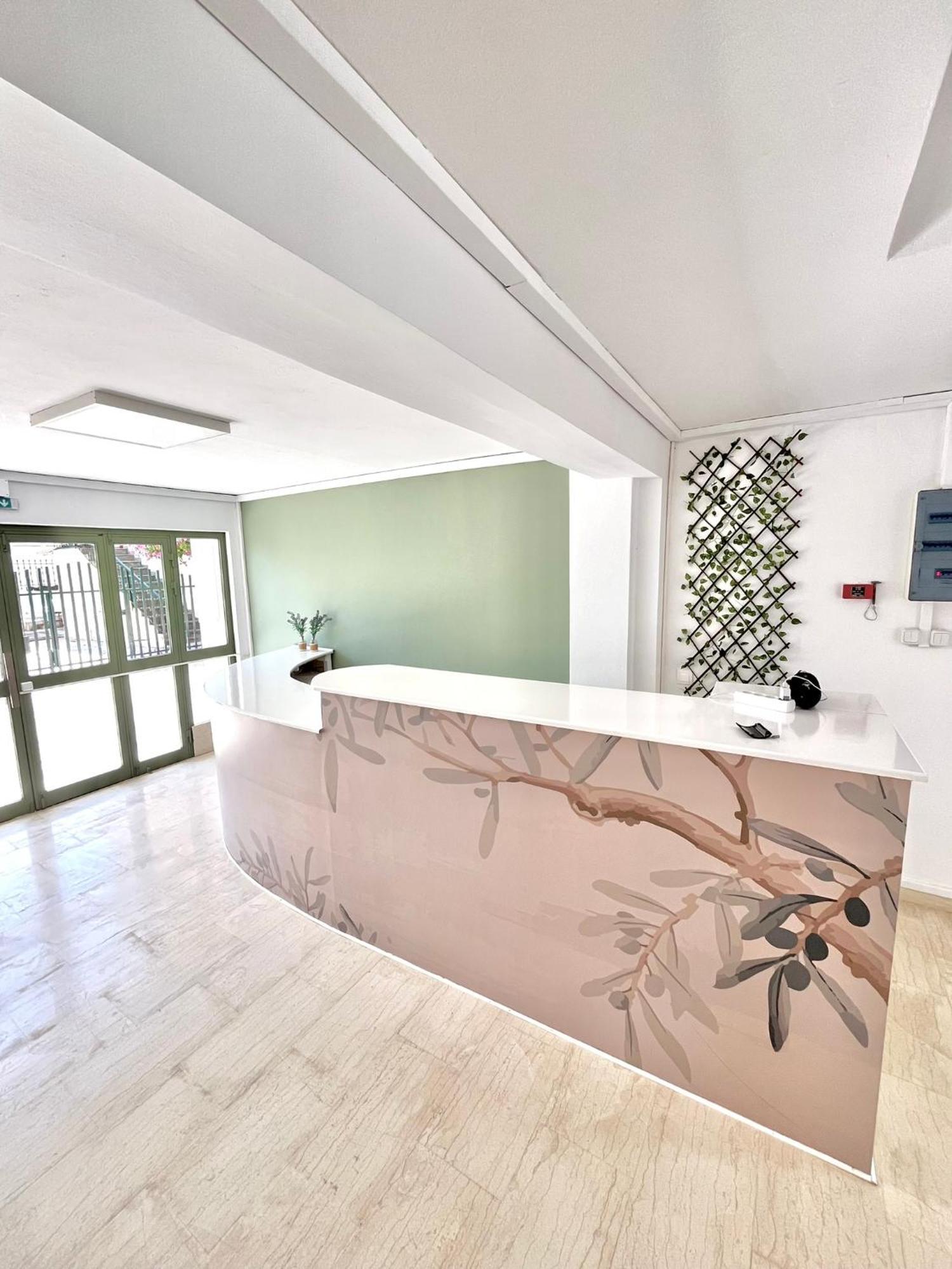 Oelia Rooms & Apartments Agia Marina  Dış mekan fotoğraf