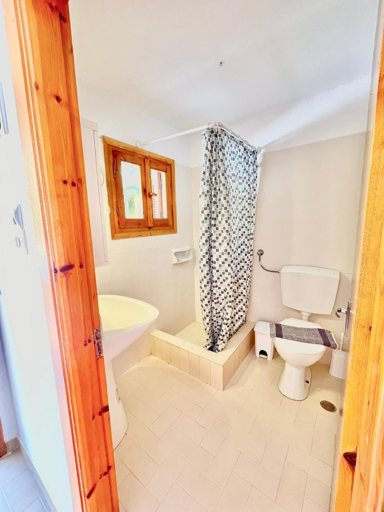 Oelia Rooms & Apartments Agia Marina  Dış mekan fotoğraf