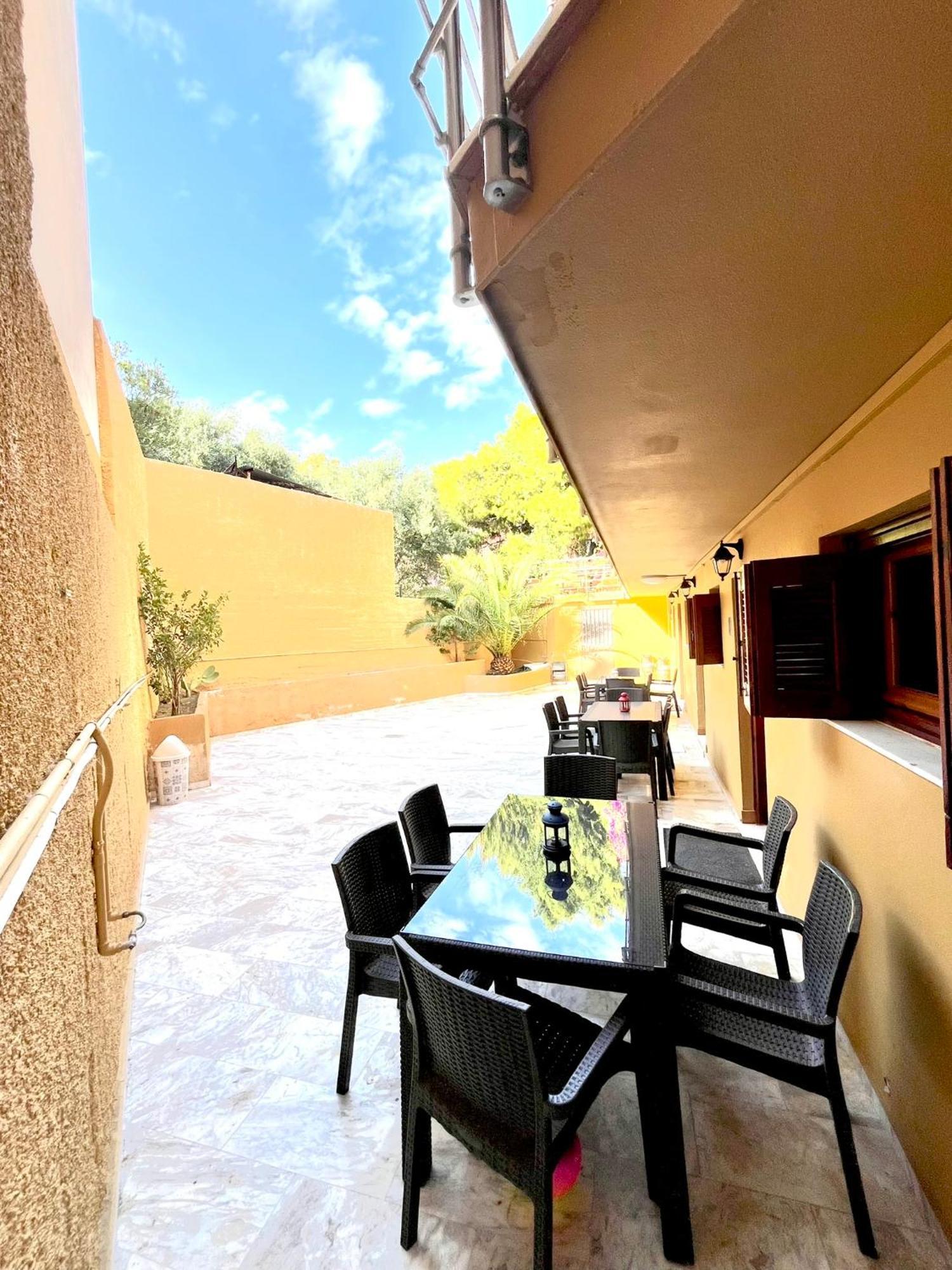 Oelia Rooms & Apartments Agia Marina  Dış mekan fotoğraf