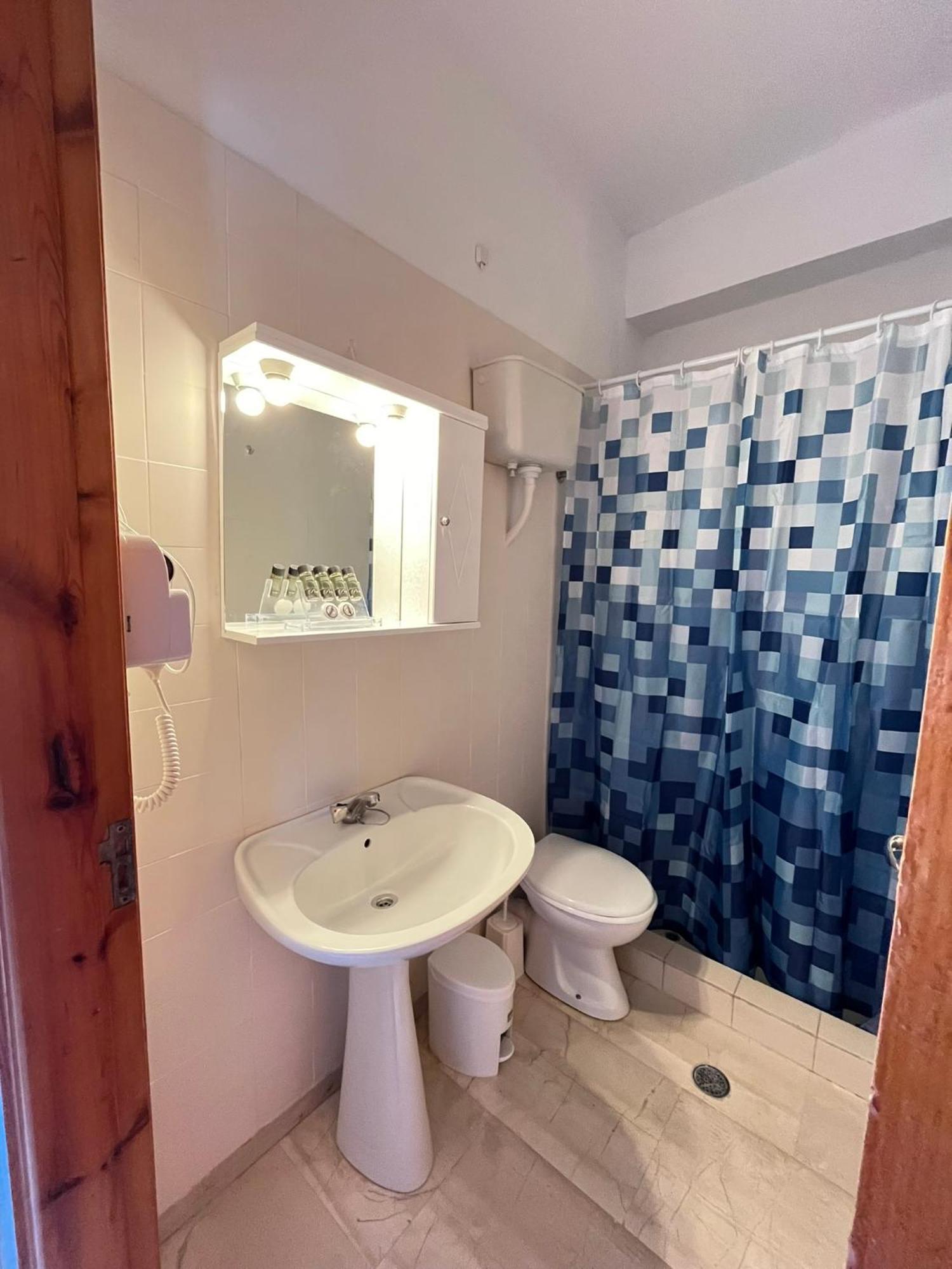 Oelia Rooms & Apartments Agia Marina  Dış mekan fotoğraf