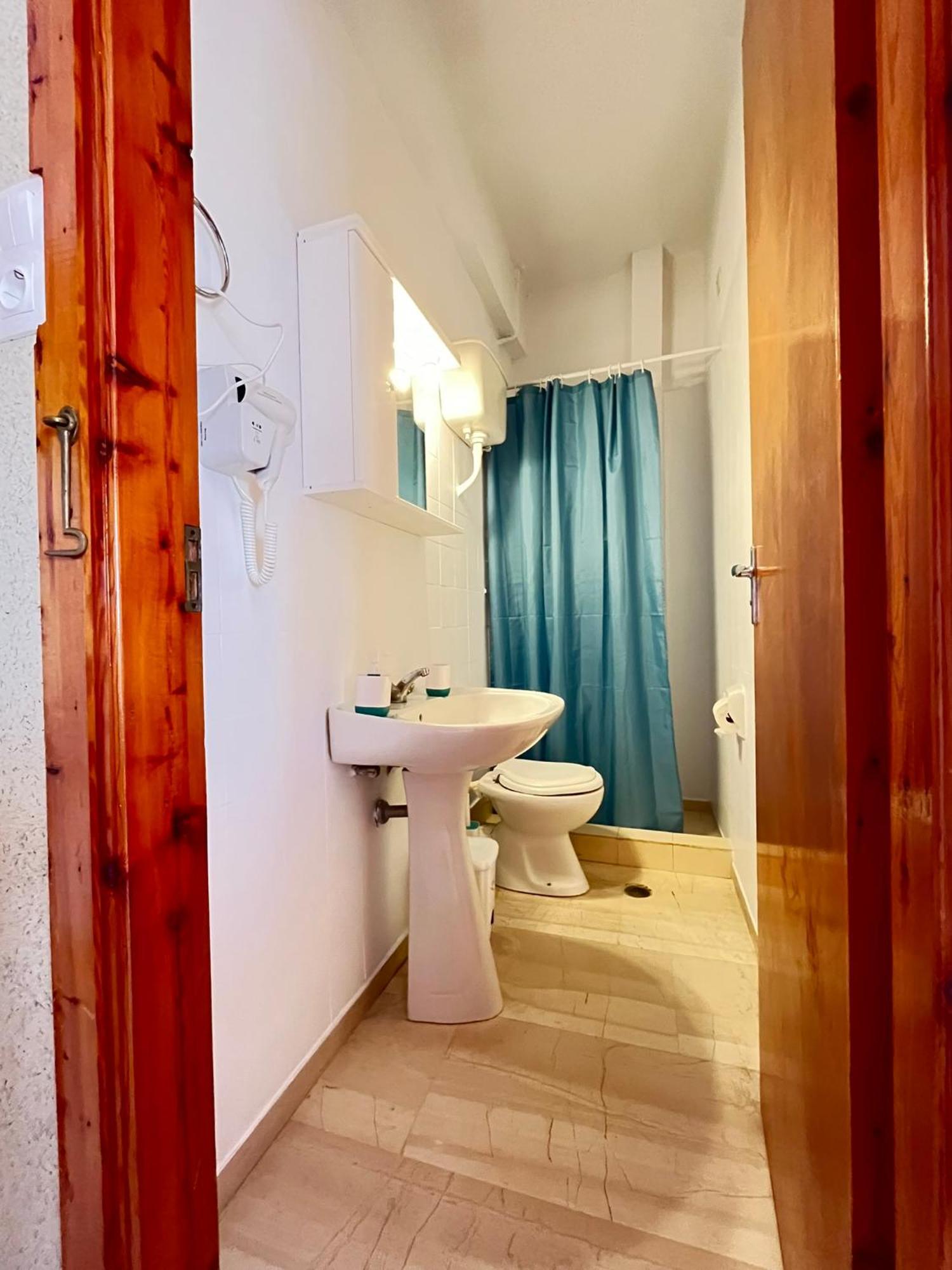 Oelia Rooms & Apartments Agia Marina  Dış mekan fotoğraf