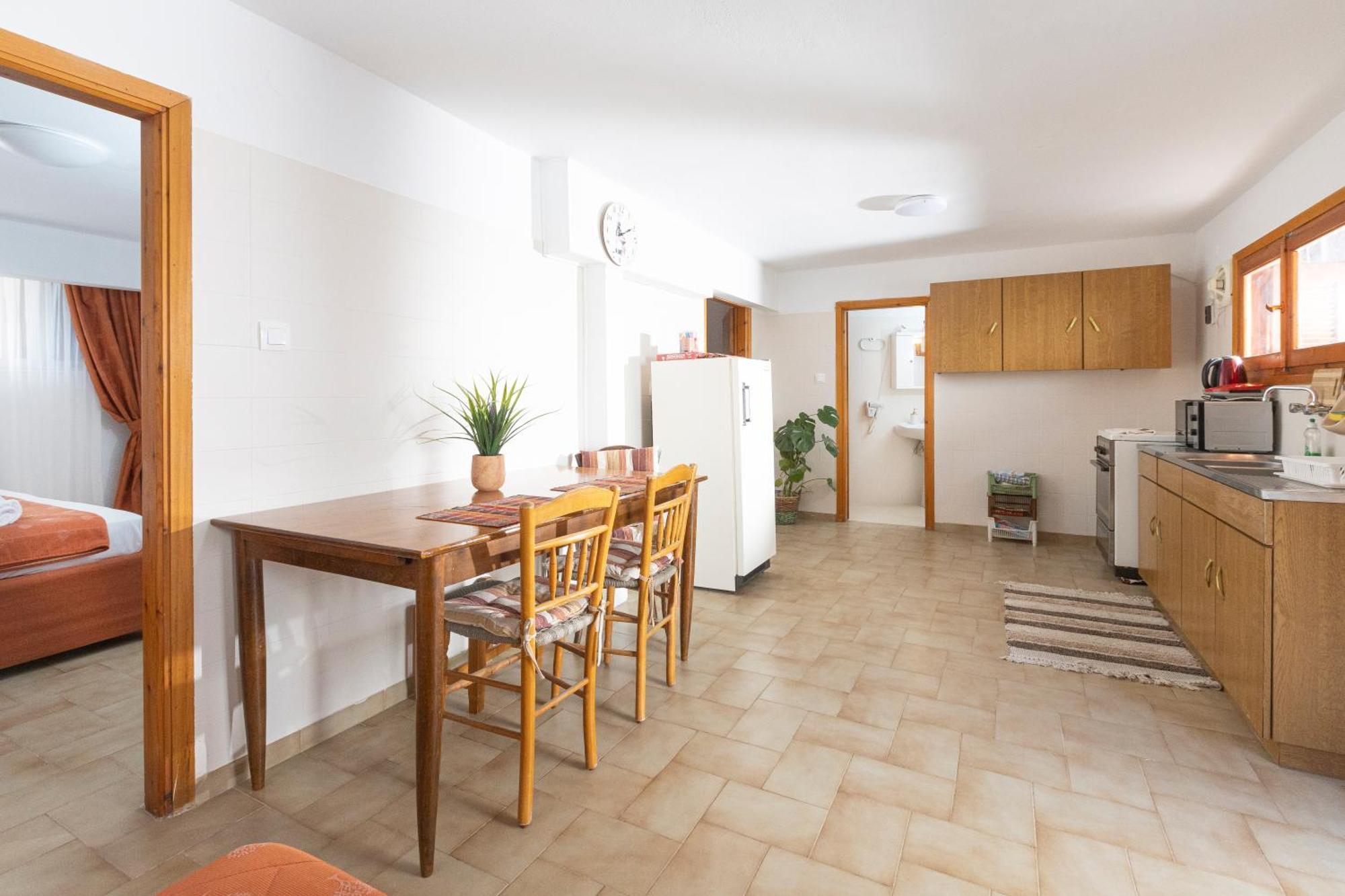 Oelia Rooms & Apartments Agia Marina  Dış mekan fotoğraf