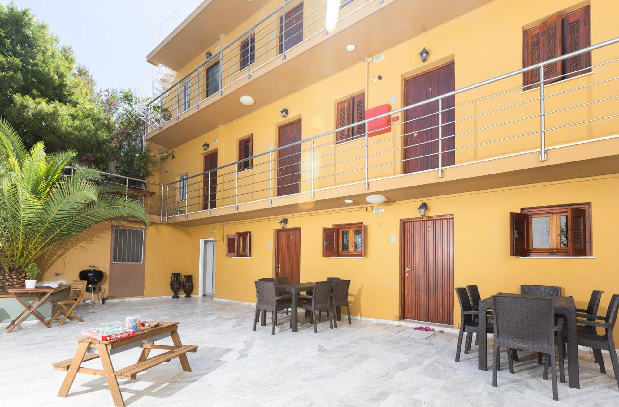 Oelia Rooms & Apartments Agia Marina  Dış mekan fotoğraf