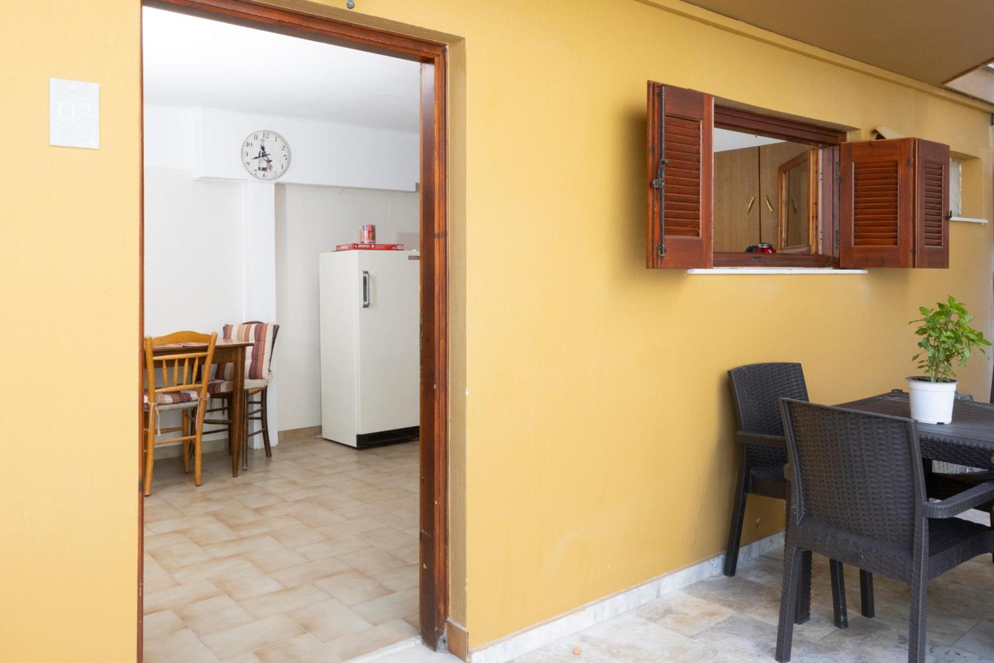 Oelia Rooms & Apartments Agia Marina  Dış mekan fotoğraf