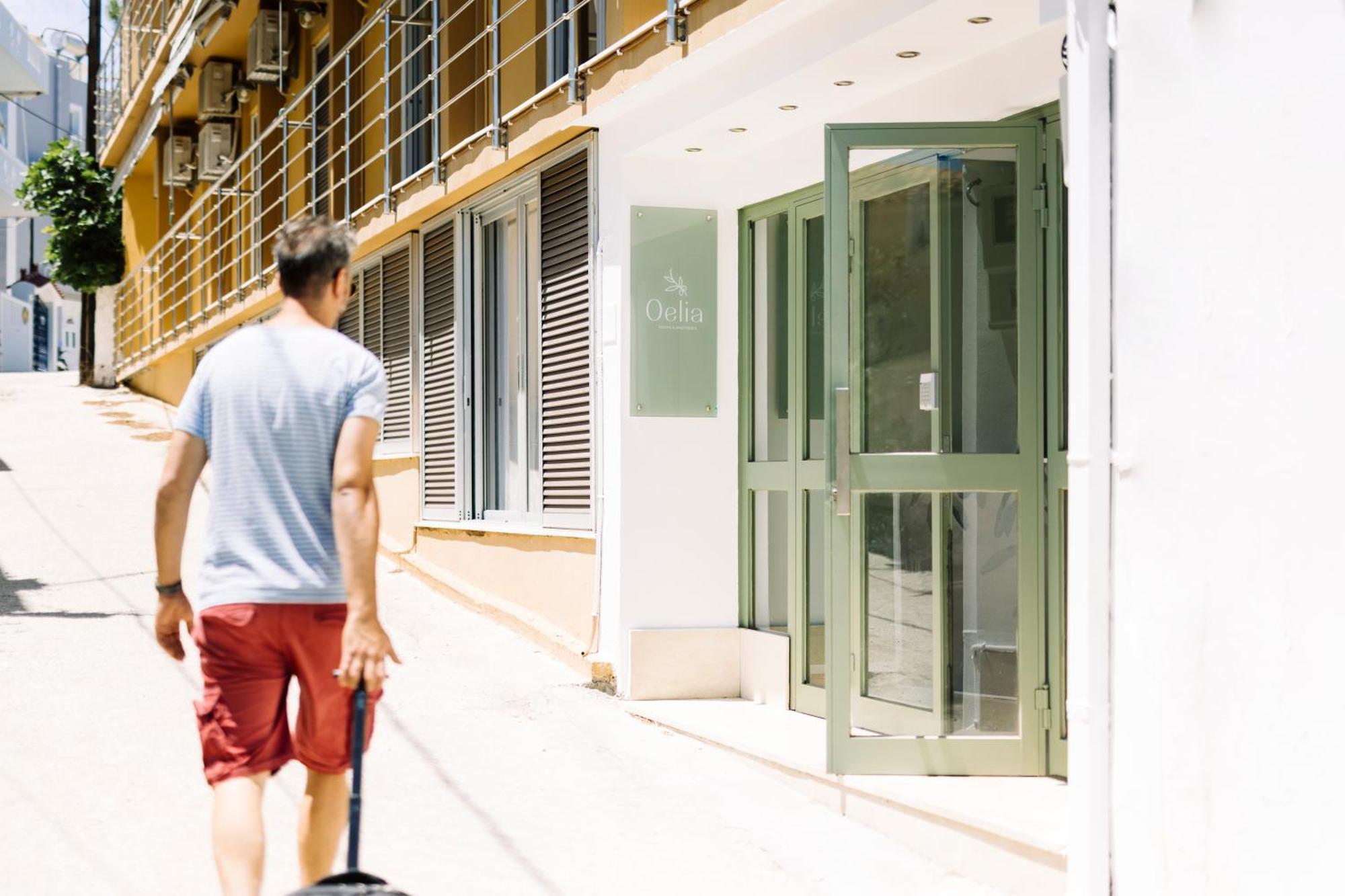 Oelia Rooms & Apartments Agia Marina  Dış mekan fotoğraf